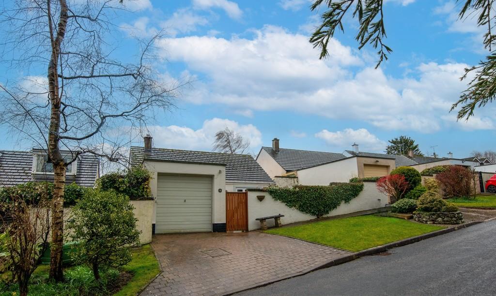 Driveway/ Garage