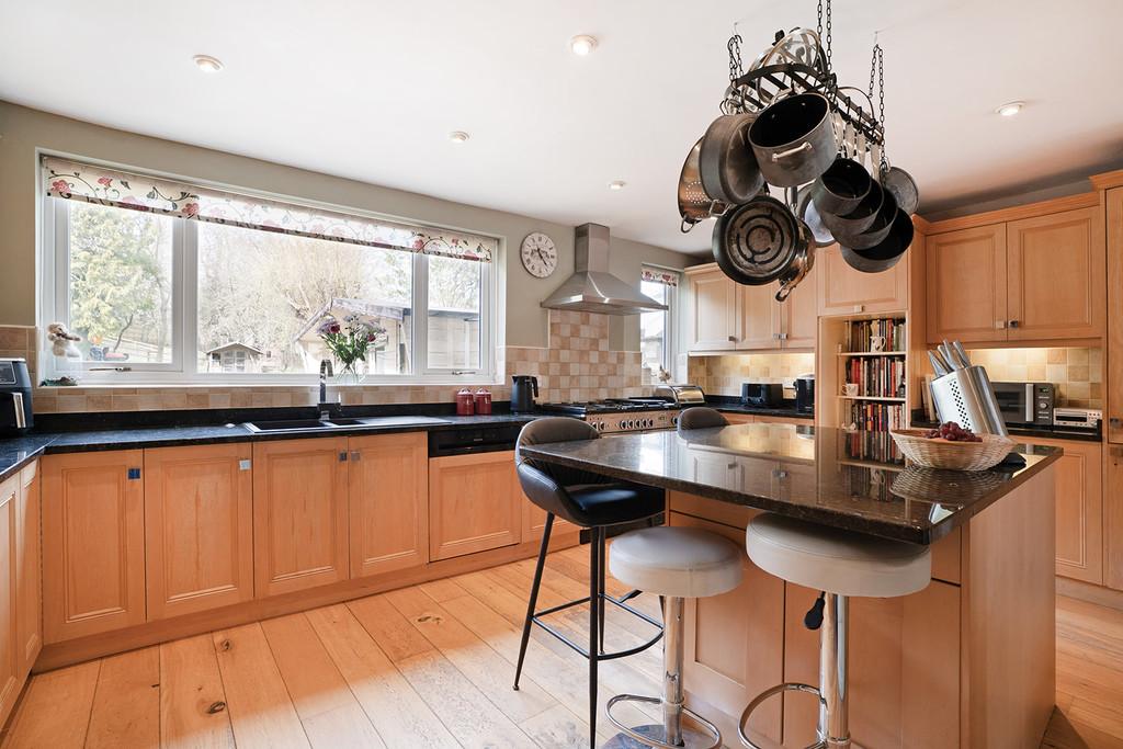 Kitchen breakfast room