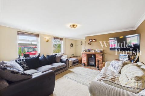 3 bedroom semi-detached house for sale, Dodds Road, Attleborough NR17