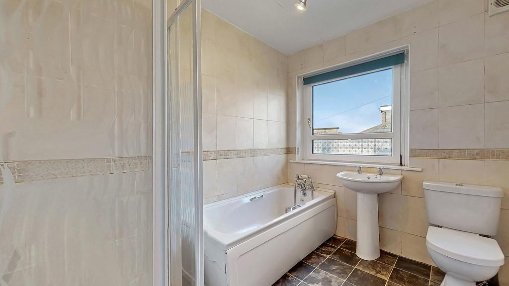 30-web-or-mls-8 Heathside Road 32