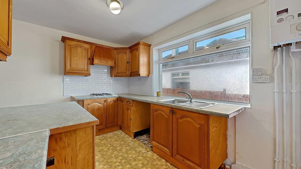 19-web-or-mls-8 Heathside Road 23