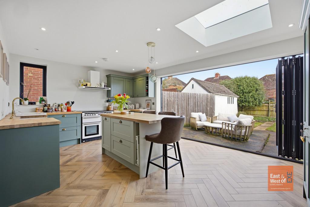 A08 - Avondale Road Exeter - 260312