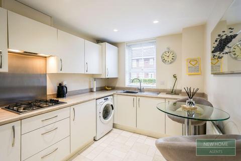 4 bedroom semi-detached house for sale, Springwell Avenue , Huyton, Liverpool