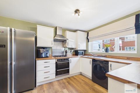 4 bedroom semi-detached house for sale, Mosquito Grove, Hucknall