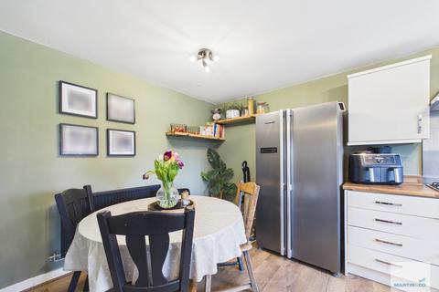 4 bedroom semi-detached house for sale, Mosquito Grove, Hucknall