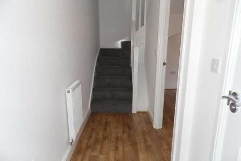 2 bedroom semi-detached house to rent, School House Mews, Doncaster