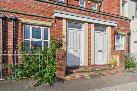4 bedroom terraced house to rent, Church Street, Blackpool FY1