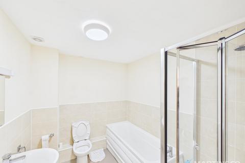 4 bedroom terraced house to rent, Church Street, Blackpool FY1
