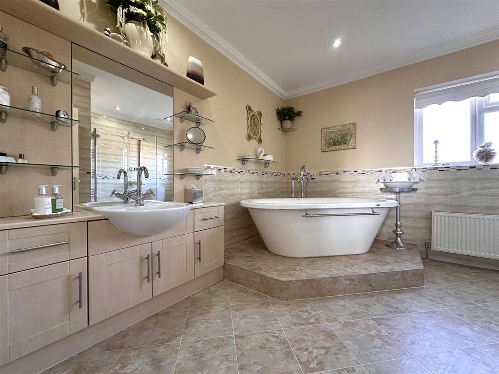 Modern Bathroom 210