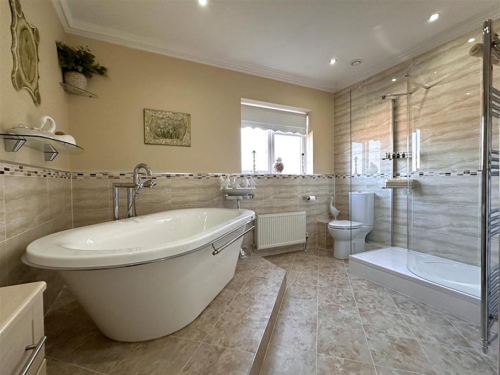 Superb Family Bathroom 214