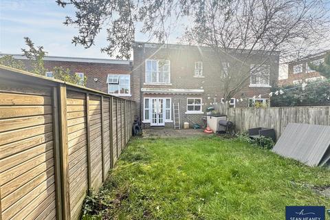 3 bedroom terraced house for sale, Belgravia Close, High Barnet EN5