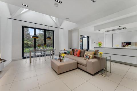 undefined, Rossmill Lane, Hale Barns, Altrincham