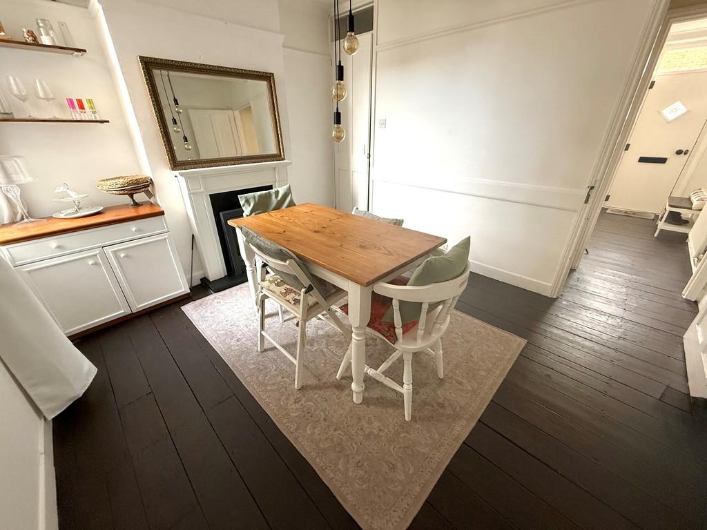 9 Albert Road Dining 3