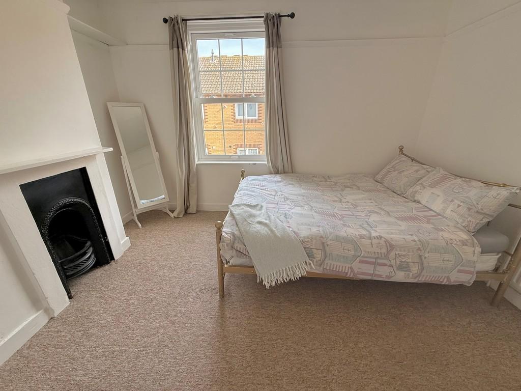 9 Albert Road Bed1