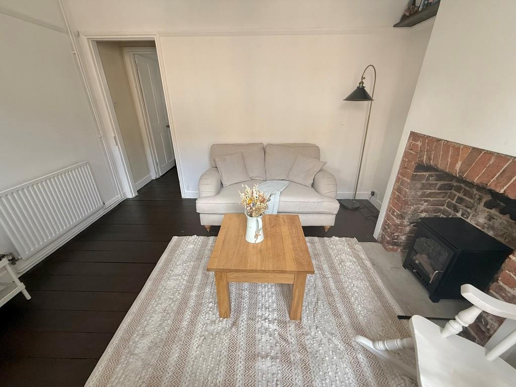 9 Albert Road Lounge 2
