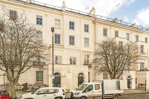 3 bedroom flat for sale, Porchester Square, London W2