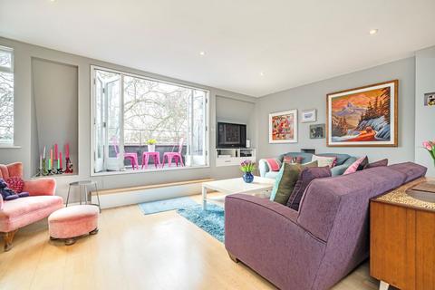 3 bedroom flat for sale, Porchester Square, London W2