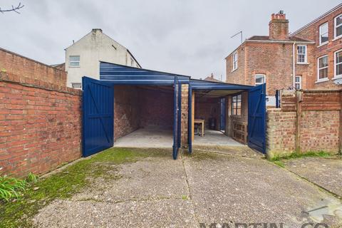 3 bedroom terraced house to rent, Victoria Grove, Southsea
