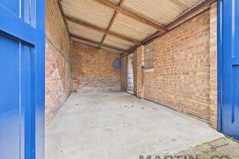 3 bedroom terraced house to rent, Victoria Grove, Southsea