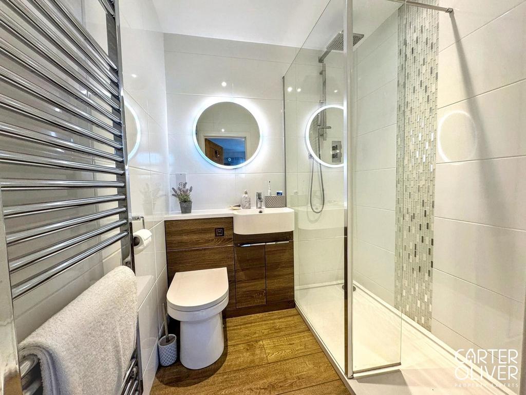 Ensuite Principal Bedroom 1