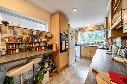 4 bedroom detached house for sale, Fitzjohn Avenue, High Barnet, EN5