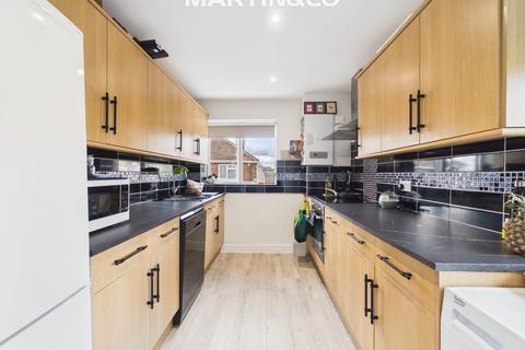 2 bedroom maisonette for sale, Latimer Road, Wokingham