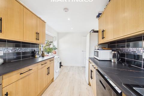 2 bedroom maisonette for sale, Latimer Road, Wokingham