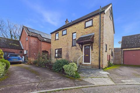 3 bedroom detached house for sale, Alicia Court, Bury St Edmunds IP33