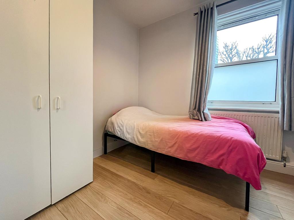 Bedroom two (2)