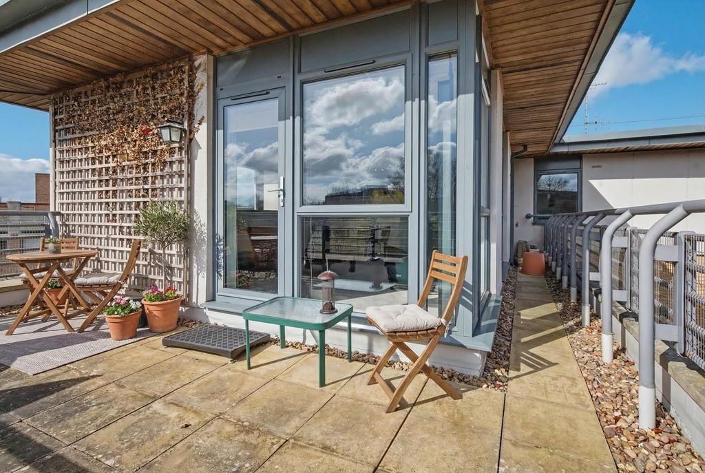 Roof Terrace - Angle 2