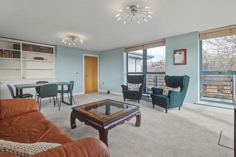 3 bedroom penthouse for sale, Empress Court, Woodins Way