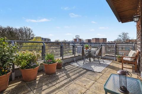 3 bedroom penthouse for sale, Empress Court, Woodins Way