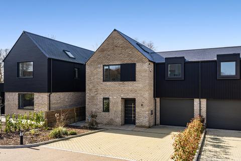 4 bedroom semi-detached house for sale, Sandpiper Close, Appledore, Ashford, Kent, TN26