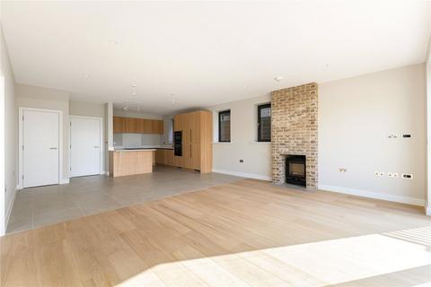 4 bedroom semi-detached house for sale, Sandpiper Close, Appledore, Ashford, Kent, TN26