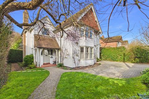 5 bedroom detached house for sale, Perry Street, Wendover