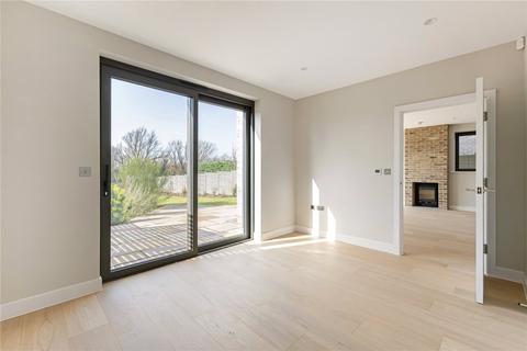 4 bedroom semi-detached house for sale, Sandpiper Close, Appledore, Ashford, Kent, TN26