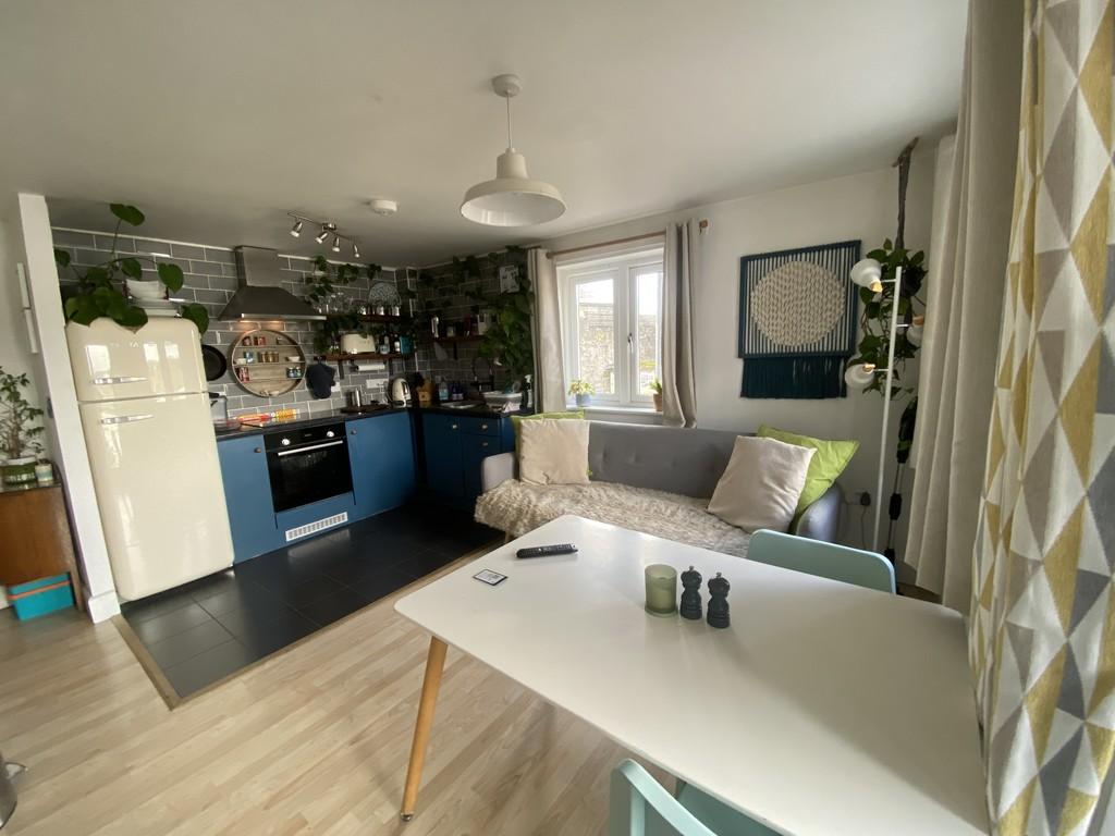 Lounge kitchen 2