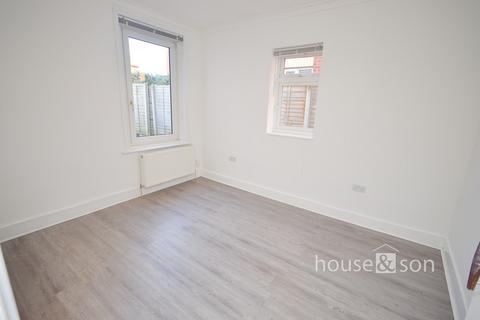 undefined, Wycliffe Road, Winton