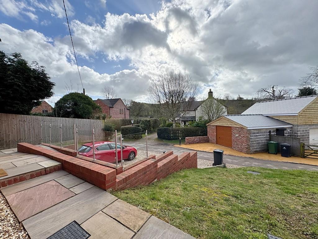 Front Garden to Drive