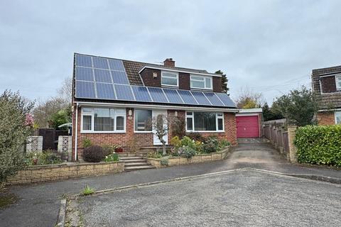 undefined, Sandfields, Bromsberrow Heath