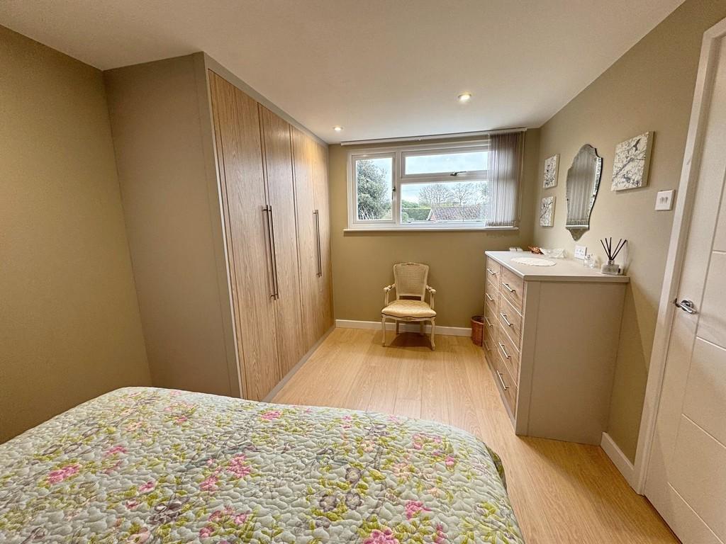 Bed 1 to window