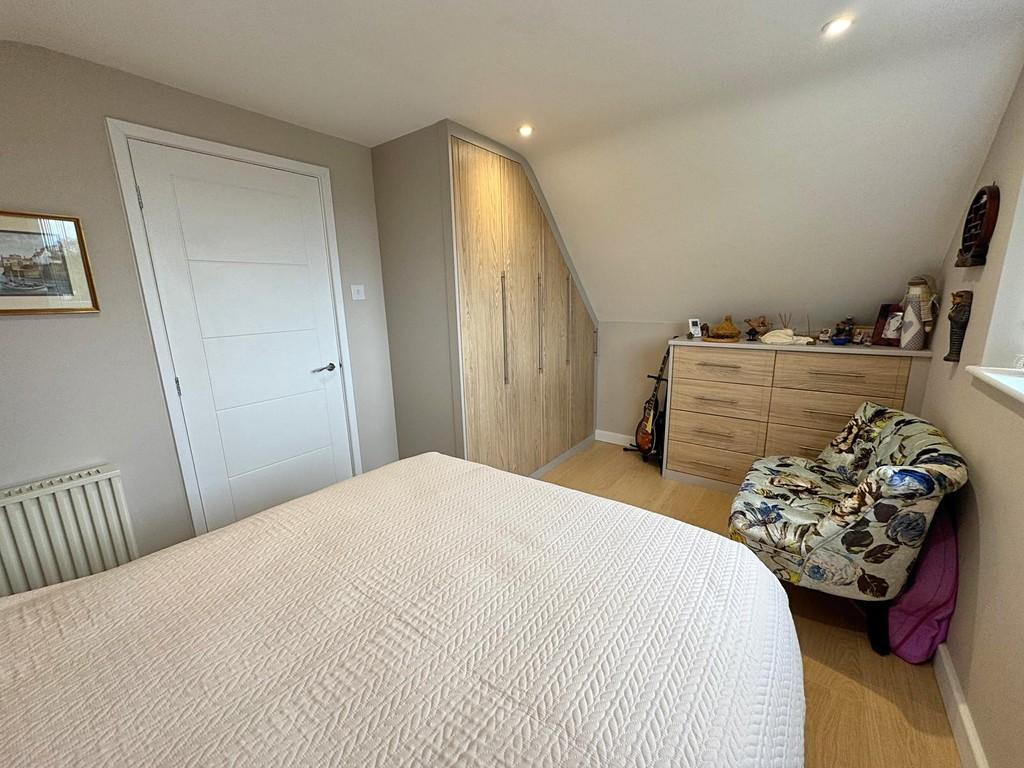 Bed 2 to wardrobes