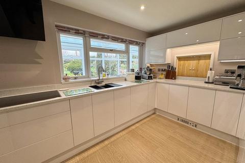 undefined, Sandfields, Bromsberrow Heath