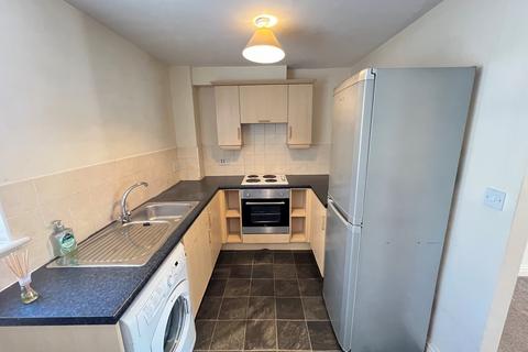 2 bedroom apartment to rent, Weavers Court, Preston New Road