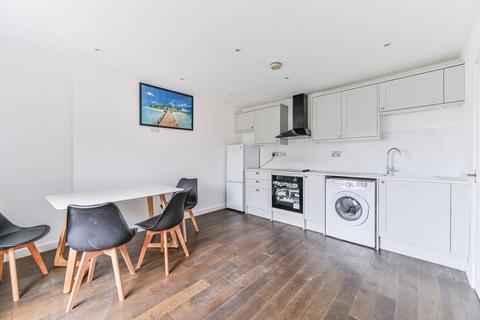 2 bedroom flat to rent, ROSENDALE ROAD, West Dulwich, London, SE21