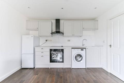 2 bedroom flat to rent, ROSENDALE ROAD, West Dulwich, London, SE21