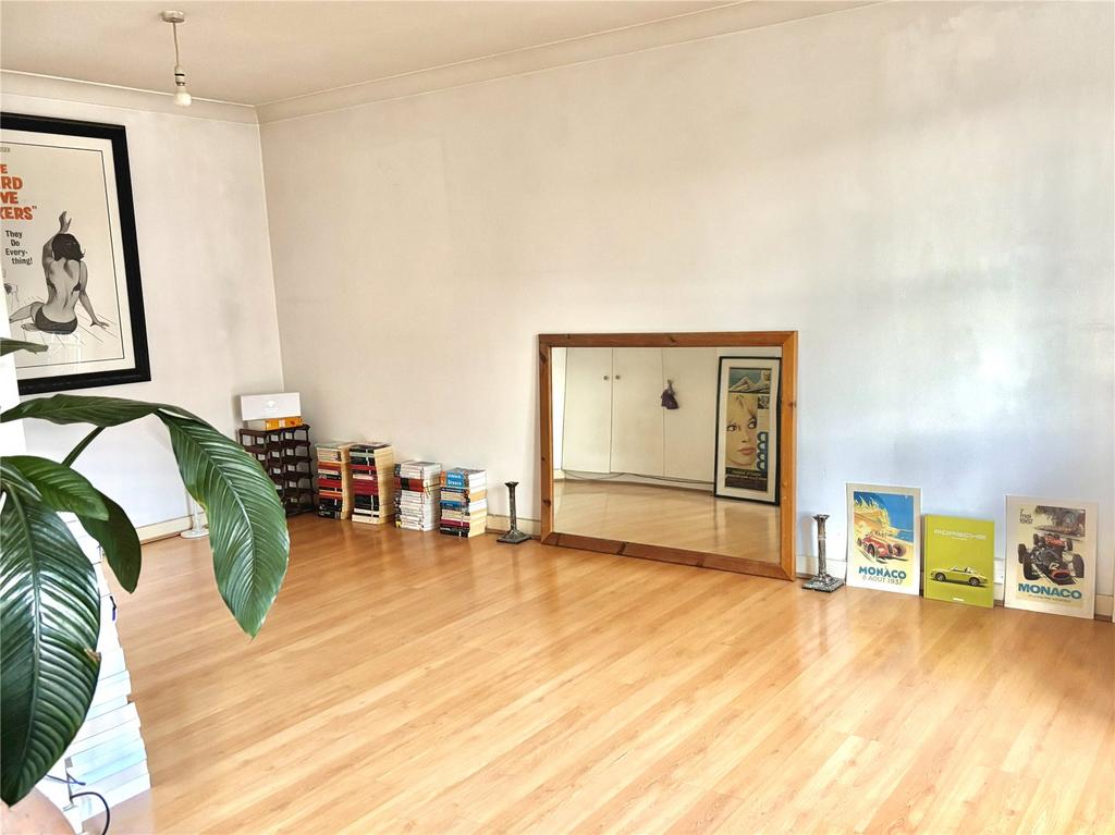 Studio Room