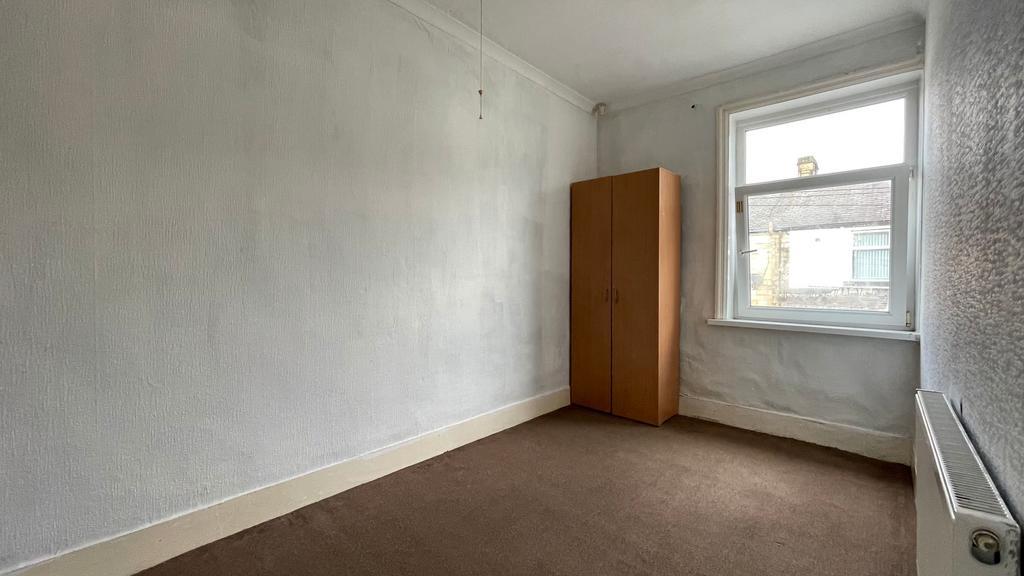 40 Ferndale Rd. Burnley BB10 3 EP Bedroom2 01...