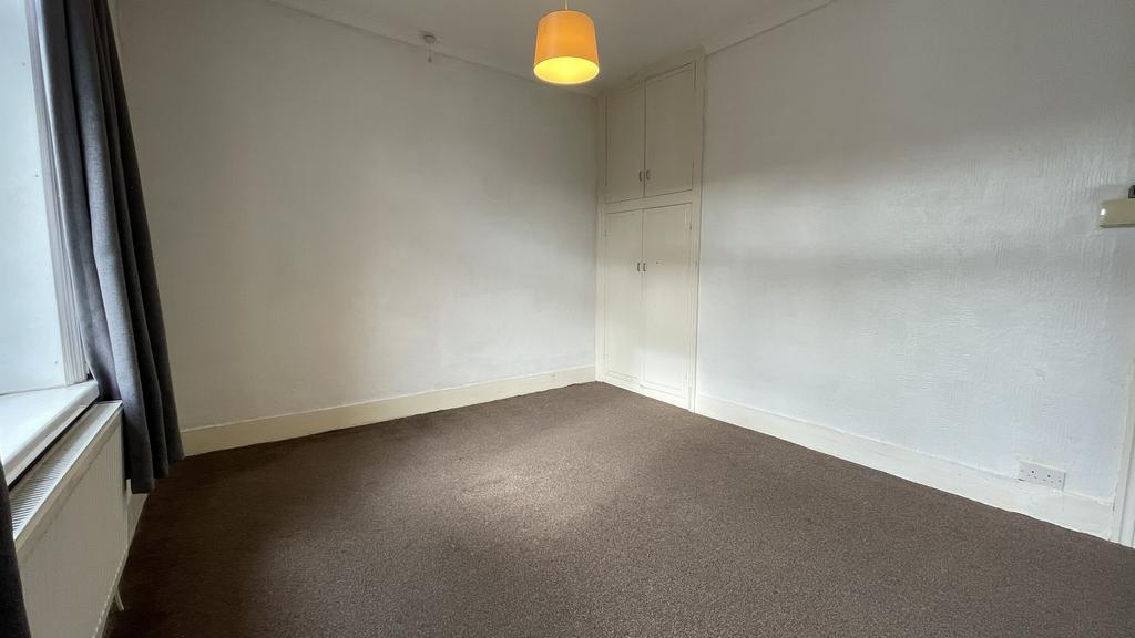 40 Ferndale Rd. Burnley BB10 3 EP Bedroom1 03...