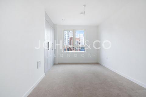 2 bedroom apartment to rent, Royal Gateway, Acton, London, W3